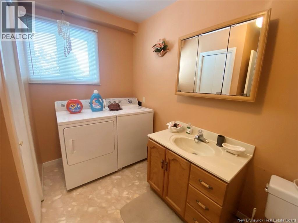 910 Saint-François Street, Edmundston, New Brunswick  E3V 4R2 - Photo 17 - NB132121