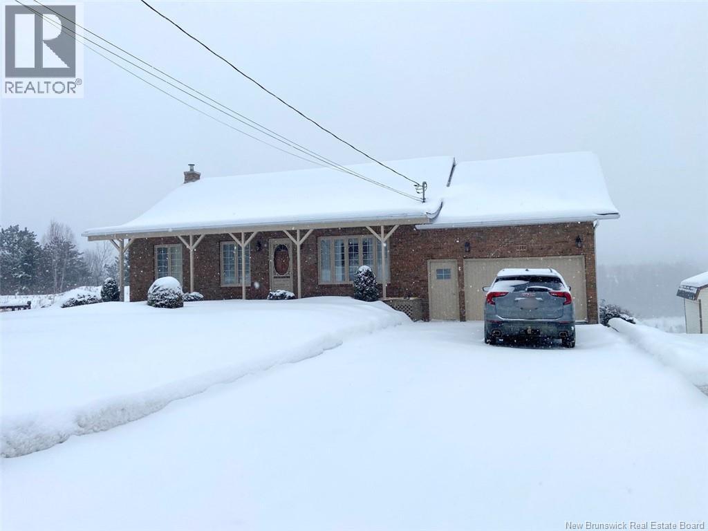 910 Saint-François Street, Edmundston, New Brunswick  E3V 4R2 - Photo 1 - NB132121