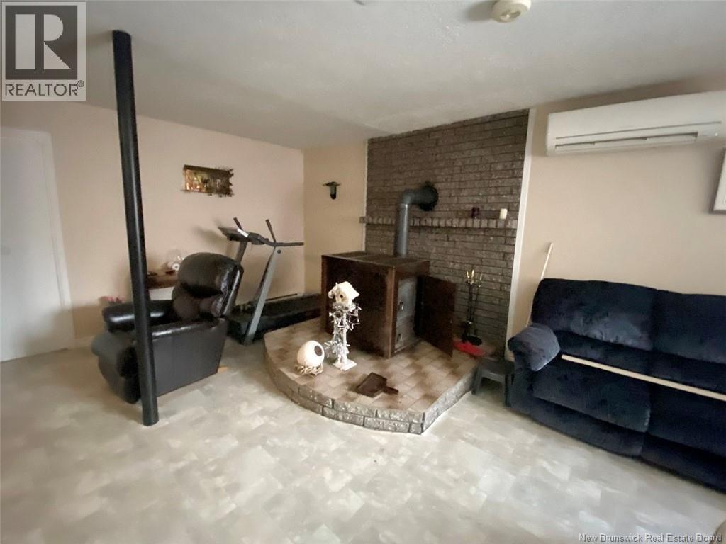 910 Saint-François Street, Edmundston, New Brunswick  E3V 4R2 - Photo 14 - NB132121