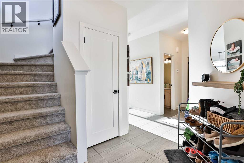 1271 Pacific Circle W, Lethbridge, Alberta  T1J 5V3 - Photo 3 - A2257452