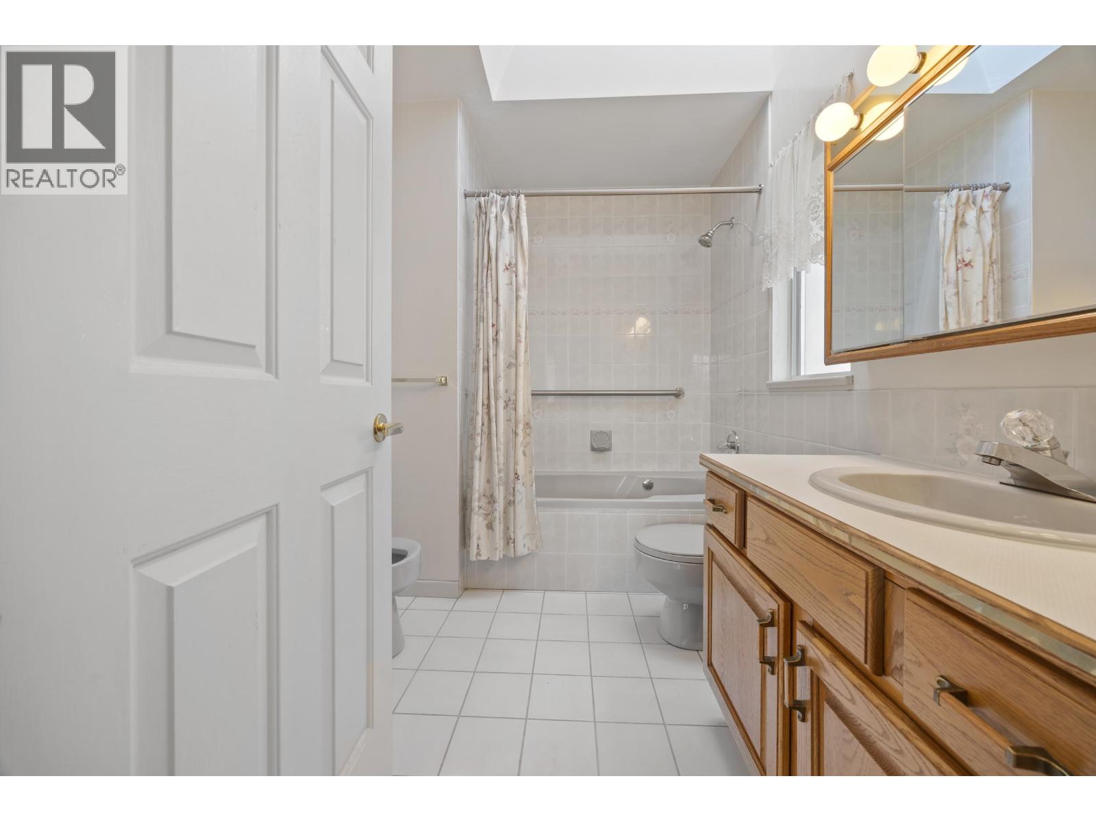 6796 Waltham Avenue, Burnaby, British Columbia  V5H 3V8 - Photo 24 - R3079903