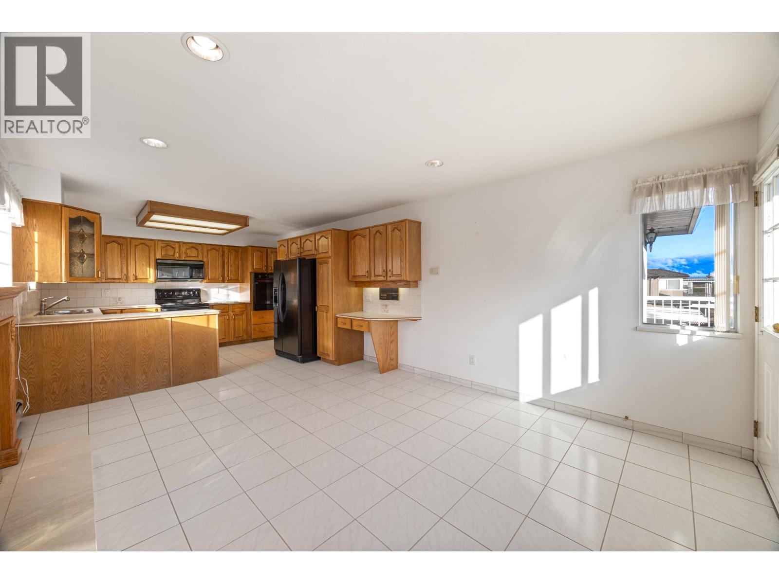 6796 Waltham Avenue, Burnaby, British Columbia  V5H 3V8 - Photo 17 - R3079903