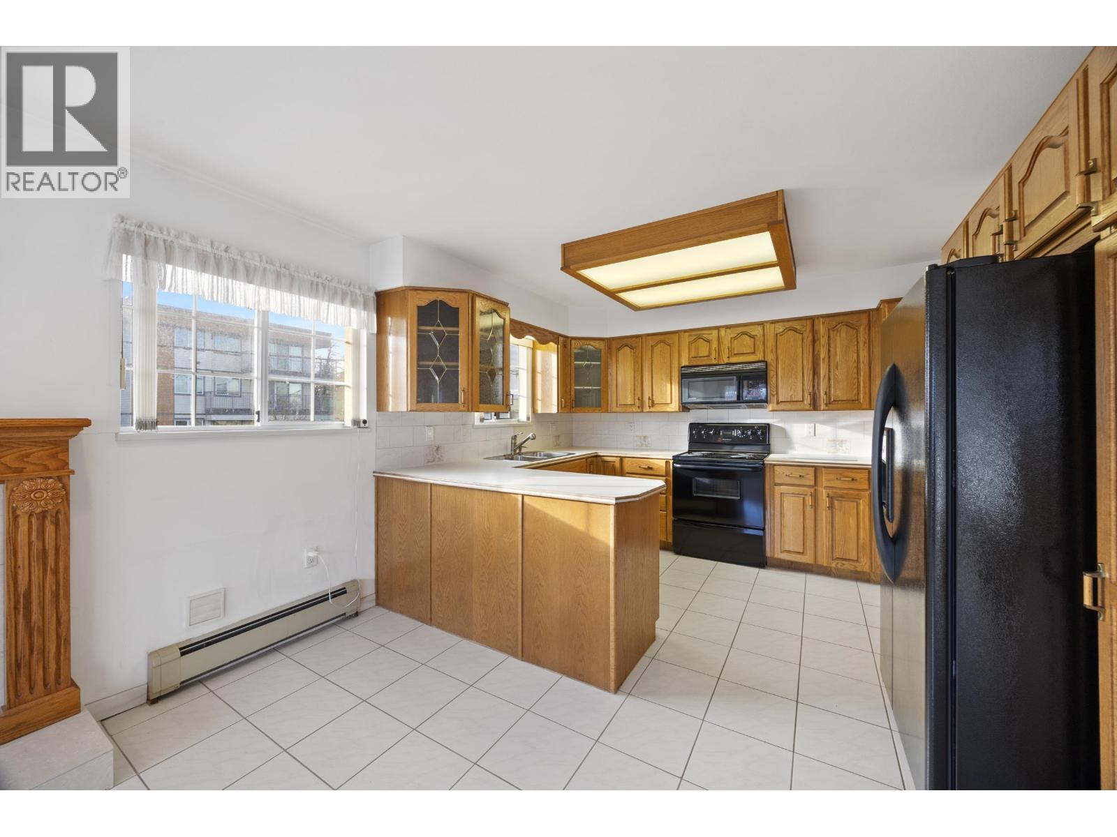 6796 Waltham Avenue, Burnaby, British Columbia  V5H 3V8 - Photo 12 - R3079903