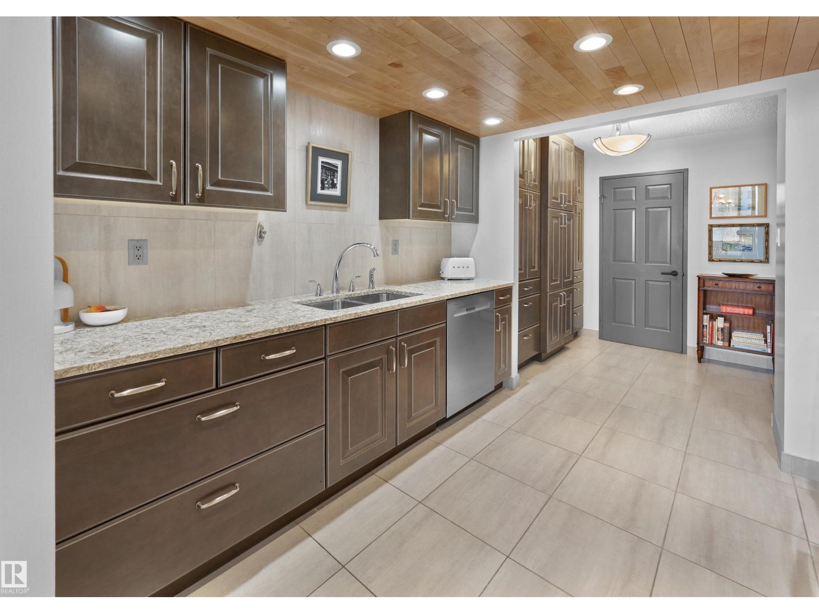 #304 9921 104 St Nw, Edmonton, Alberta  T5K 2K3 - Photo 10 - E4470251