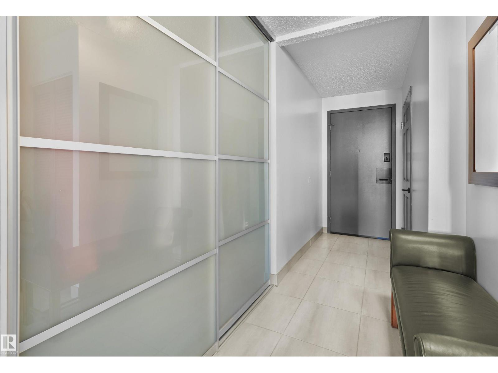 #304 9921 104 St Nw, Edmonton, Alberta  T5K 2K3 - Photo 2 - E4470251