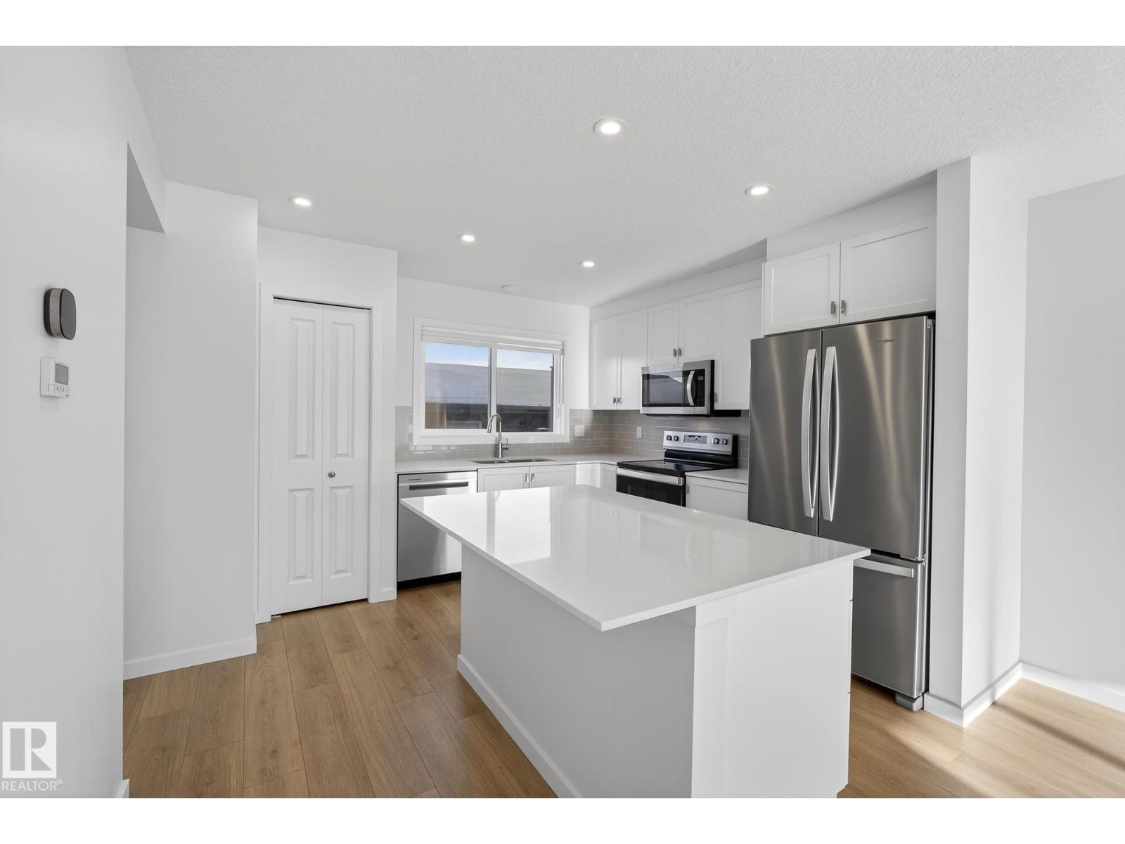 2416 Trumpeter Wy Nw, Edmonton, Alberta  T5S 0R9 - Photo 18 - E4470255