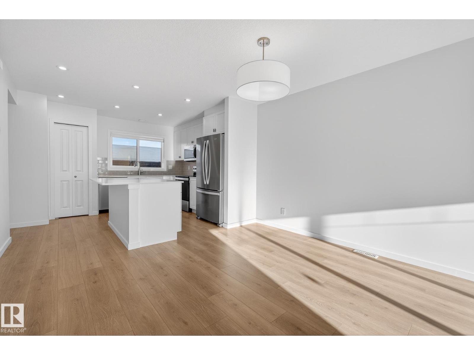 2416 Trumpeter Wy Nw, Edmonton, Alberta  T5S 0R9 - Photo 19 - E4470255