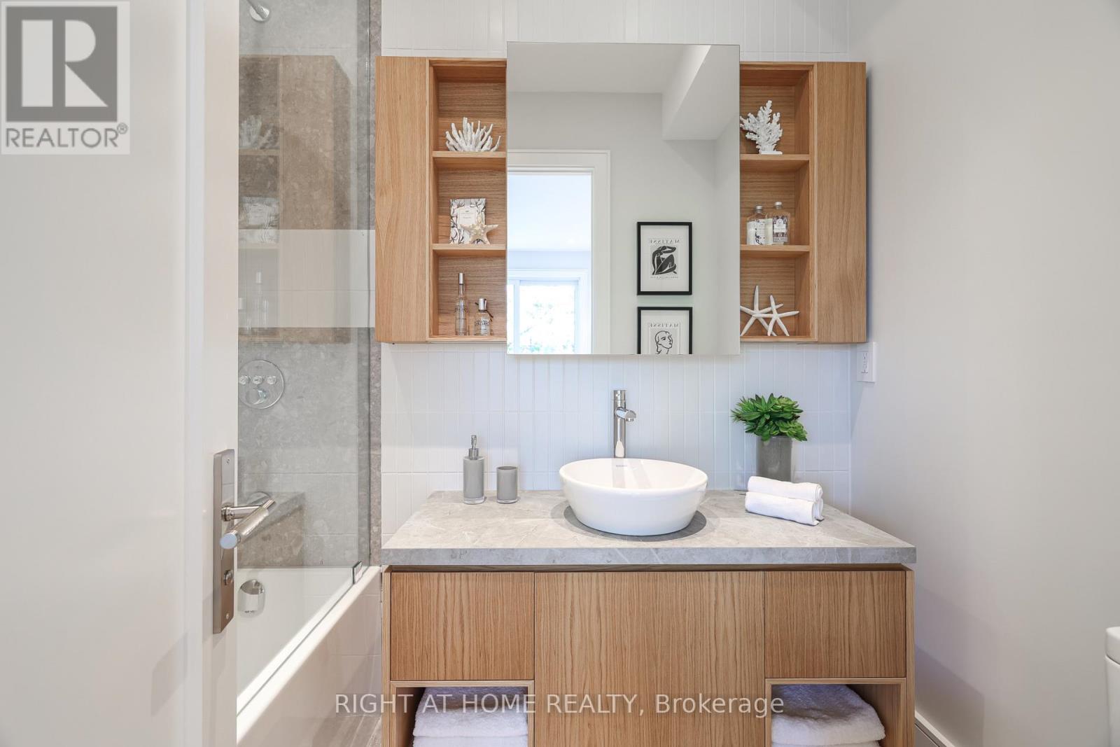 444 Roxton Road, Toronto, Ontario  M6G 3R4 - Photo 16 - C12703354