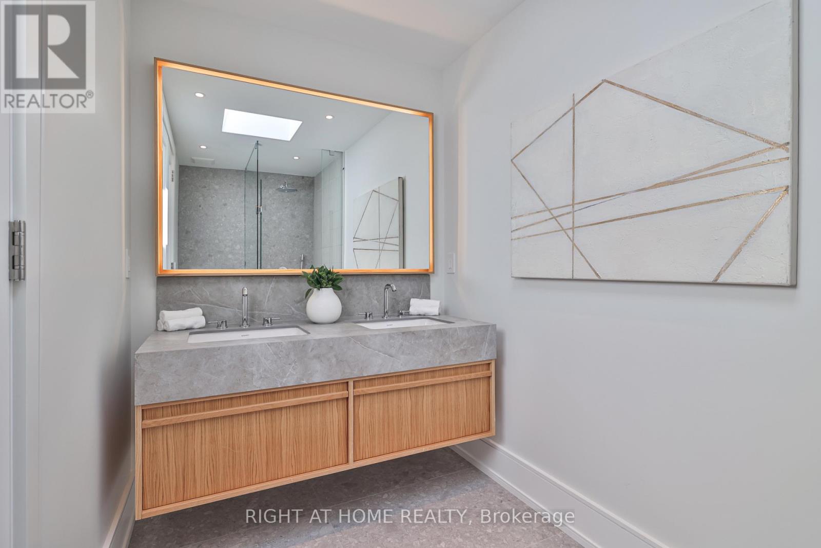 444 Roxton Road, Toronto, Ontario  M6G 3R4 - Photo 28 - C12703354