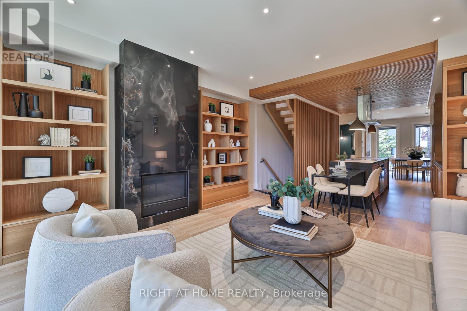 444 Roxton Road, Toronto, Ontario  M6G 3R4 - Photo 4 - C12703354