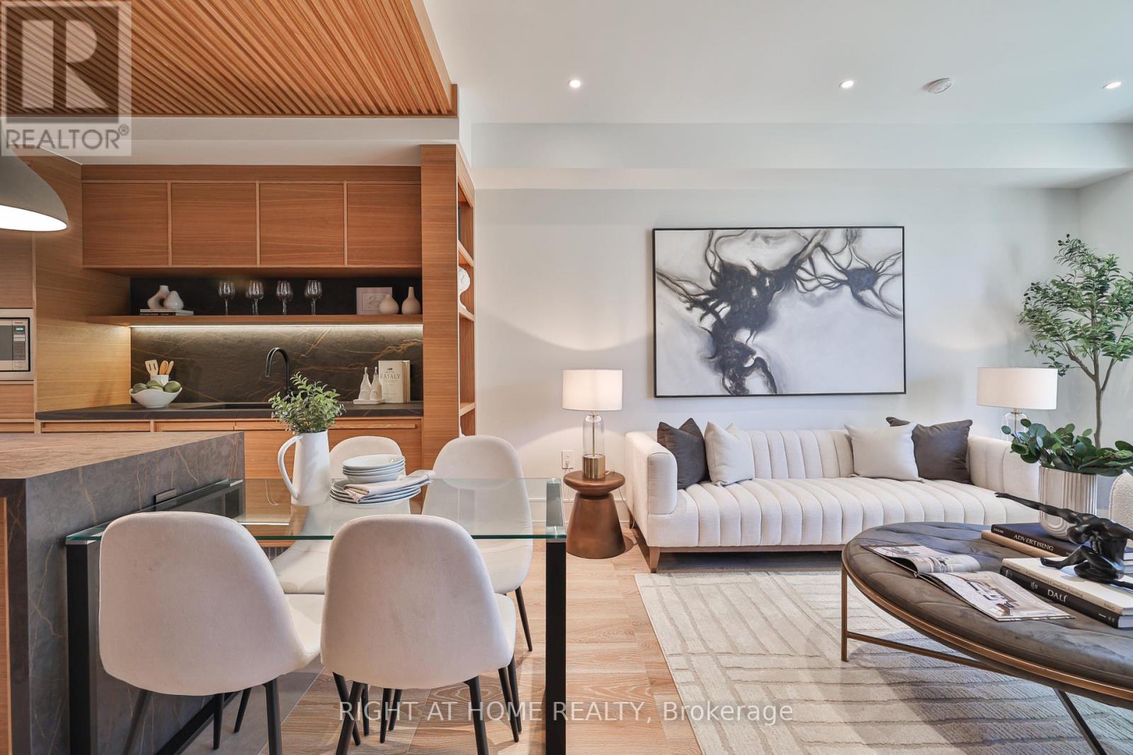 444 Roxton Road, Toronto, Ontario  M6G 3R4 - Photo 9 - C12703354