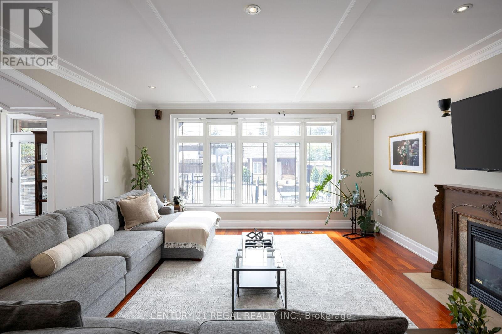 127 Sultana Avenue, Toronto, Ontario  M6A 1T6 - Photo 17 - C12703402