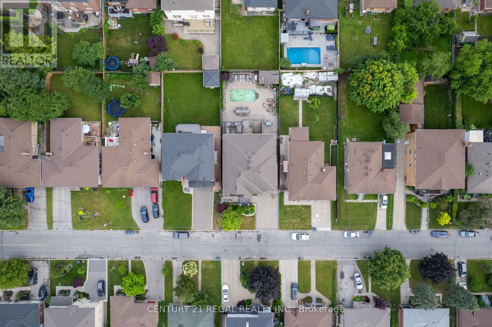 127 Sultana Avenue, Toronto, Ontario  M6A 1T6 - Photo 26 - C12703402