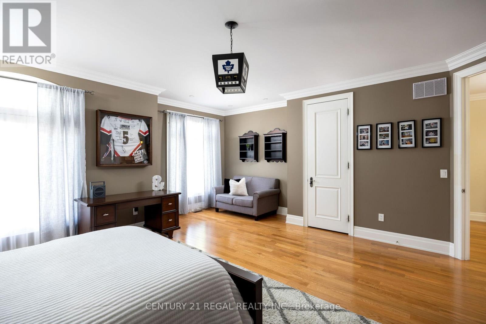 127 Sultana Avenue, Toronto, Ontario  M6A 1T6 - Photo 35 - C12703402