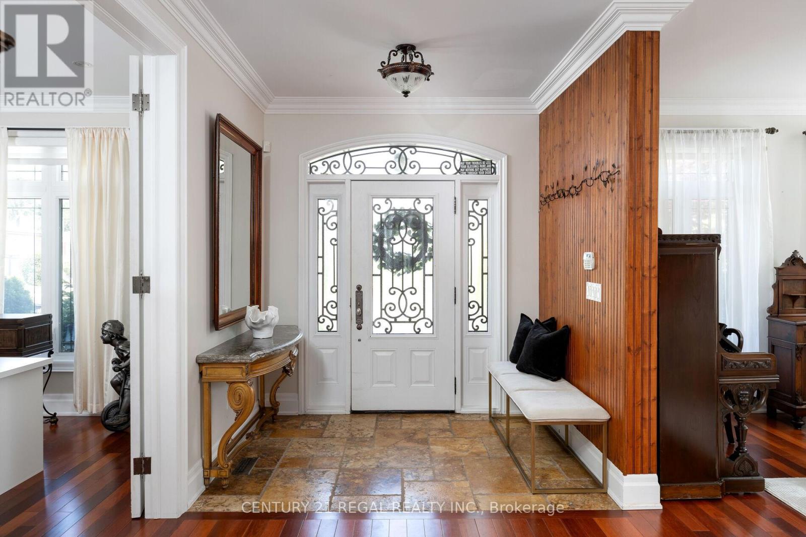 127 Sultana Avenue, Toronto, Ontario  M6A 1T6 - Photo 6 - C12703402