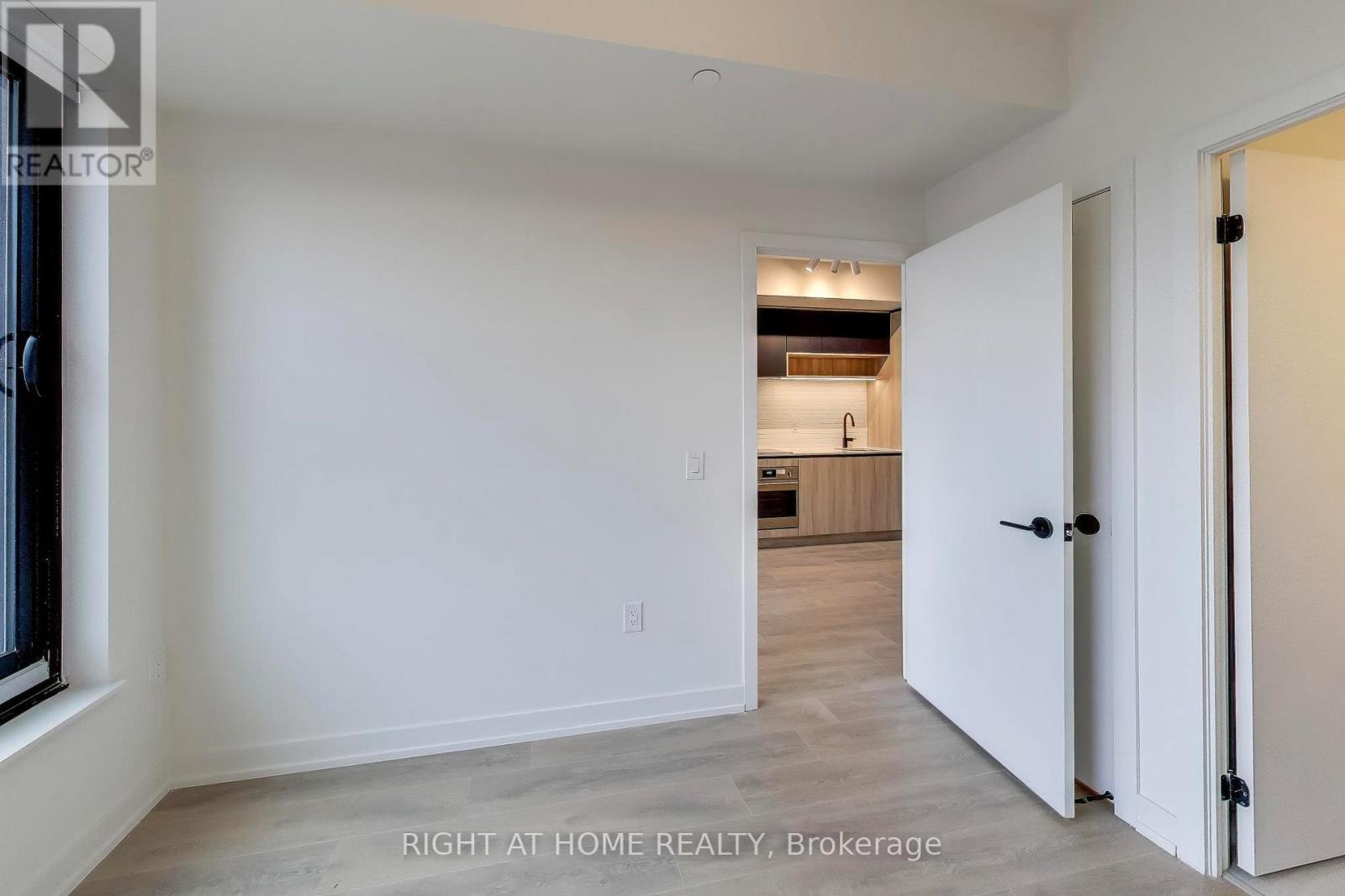 1421 - 181 Sterling Road, Toronto, Ontario  M6R 0B2 - Photo 10 - C12703408