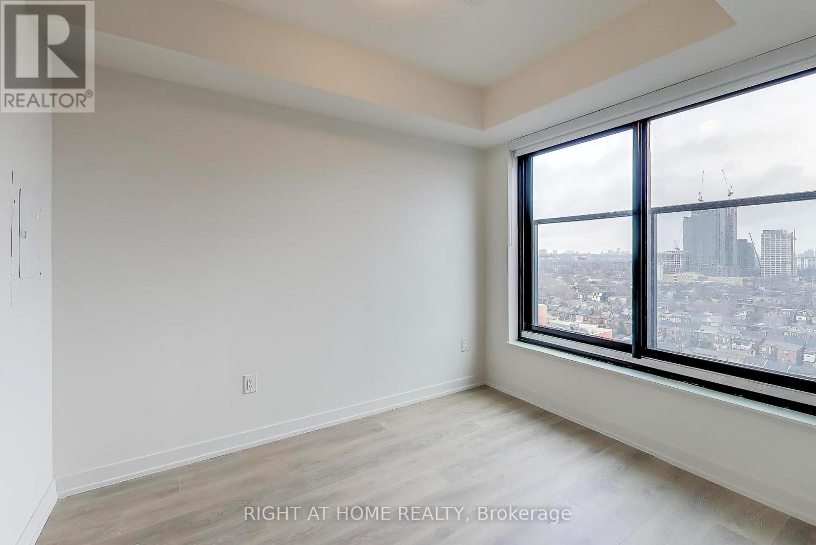 1421 - 181 Sterling Road, Toronto, Ontario  M6R 0B2 - Photo 11 - C12703408