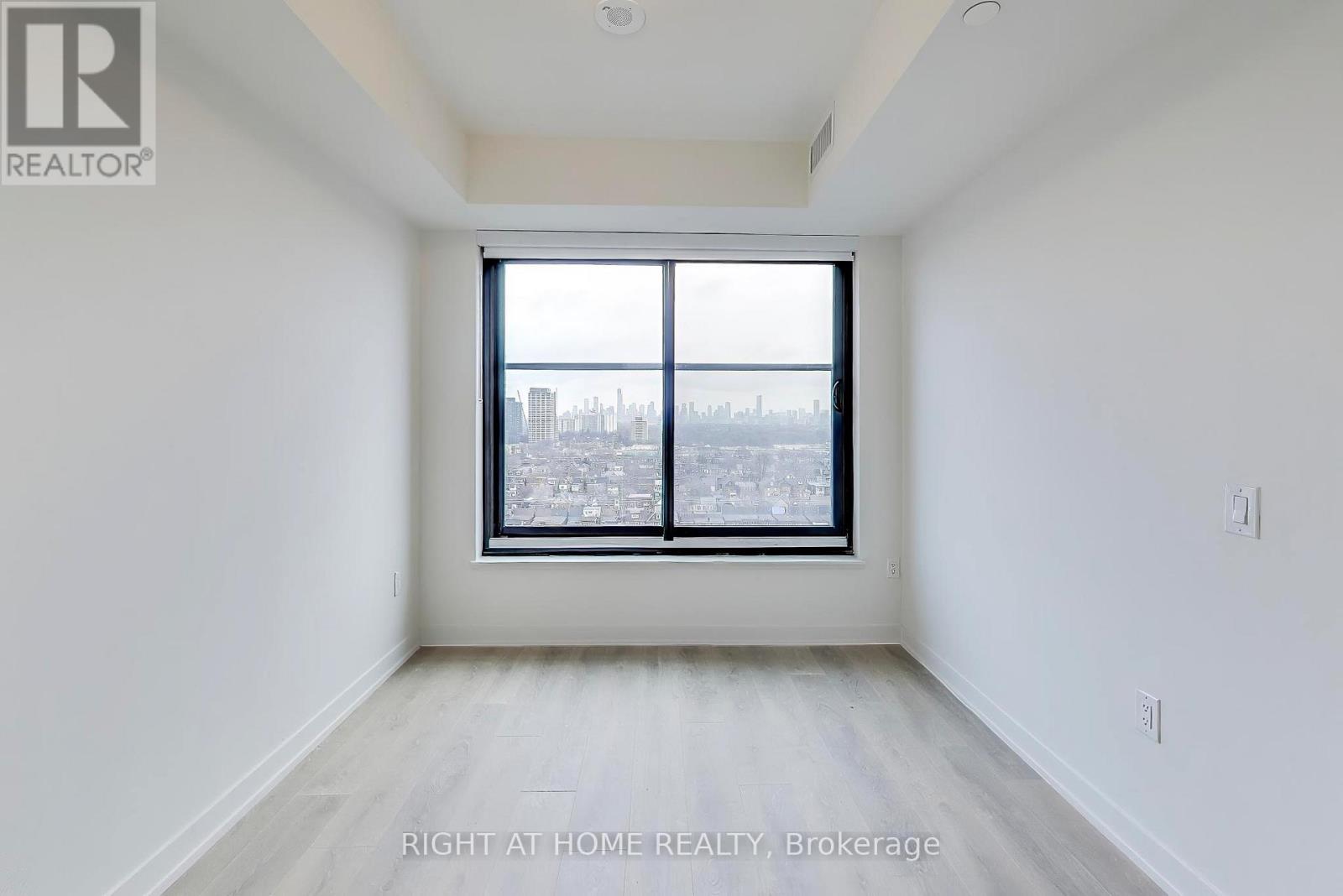 1421 - 181 Sterling Road, Toronto, Ontario  M6R 0B2 - Photo 12 - C12703408