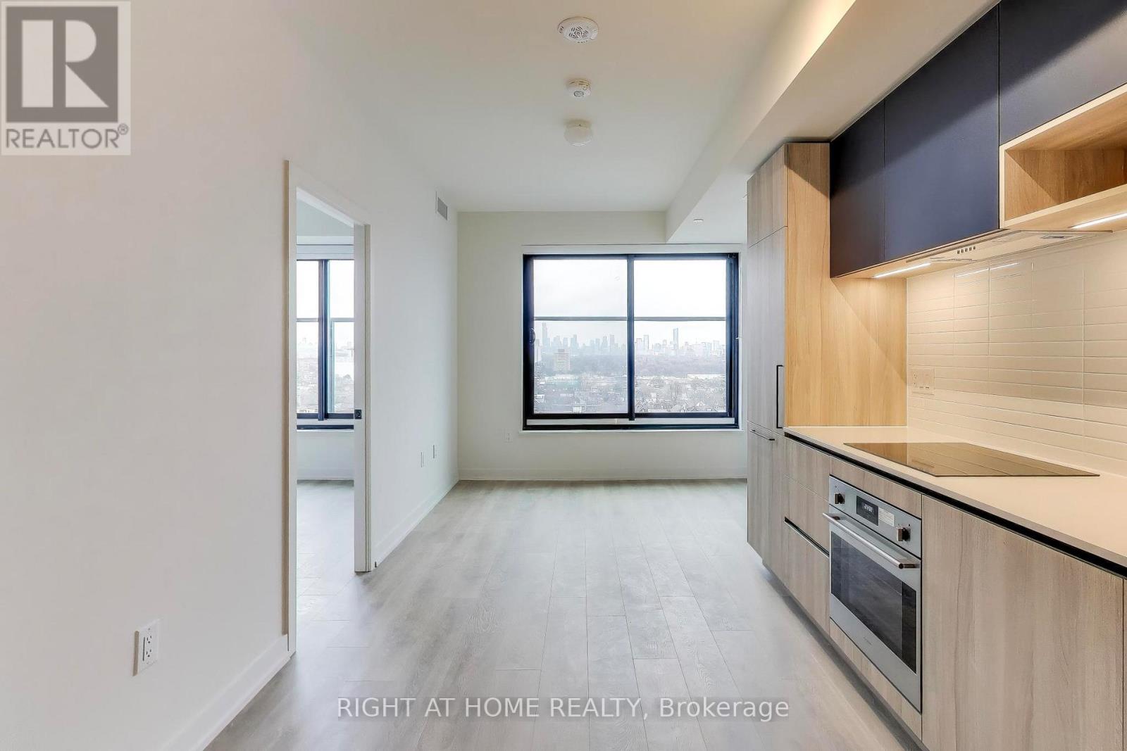 1421 - 181 Sterling Road, Toronto, Ontario  M6R 0B2 - Photo 2 - C12703408