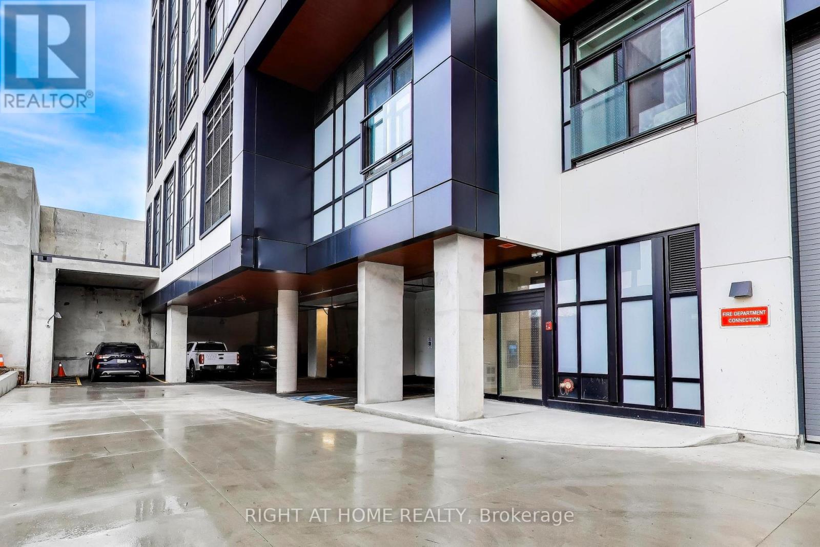 1421 - 181 Sterling Road, Toronto, Ontario  M6R 0B2 - Photo 24 - C12703408