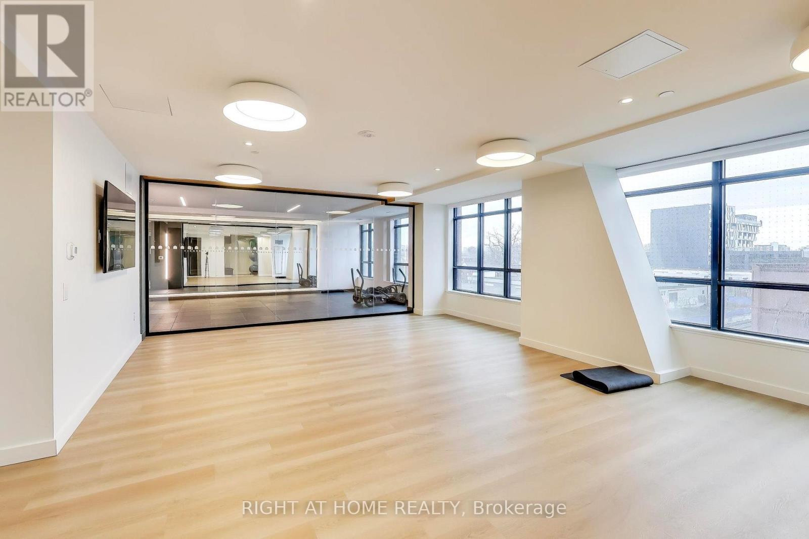 1421 - 181 Sterling Road, Toronto, Ontario  M6R 0B2 - Photo 29 - C12703408