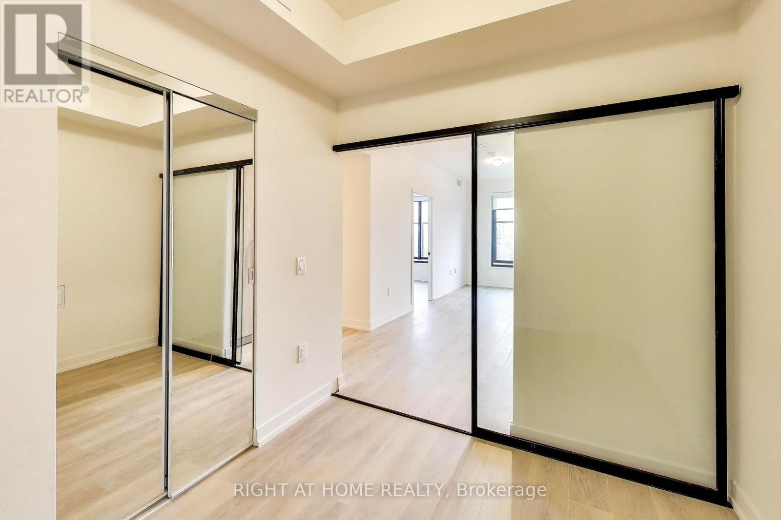 1421 - 181 Sterling Road, Toronto, Ontario  M6R 0B2 - Photo 7 - C12703408