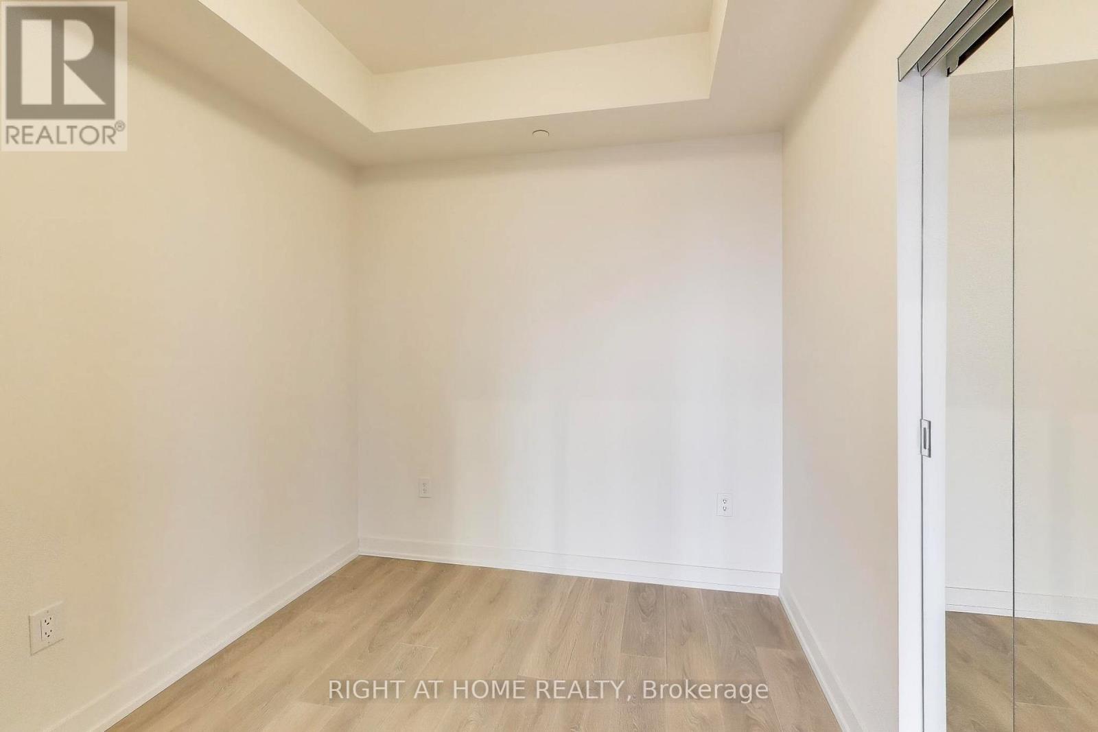 1421 - 181 Sterling Road, Toronto, Ontario  M6R 0B2 - Photo 8 - C12703408