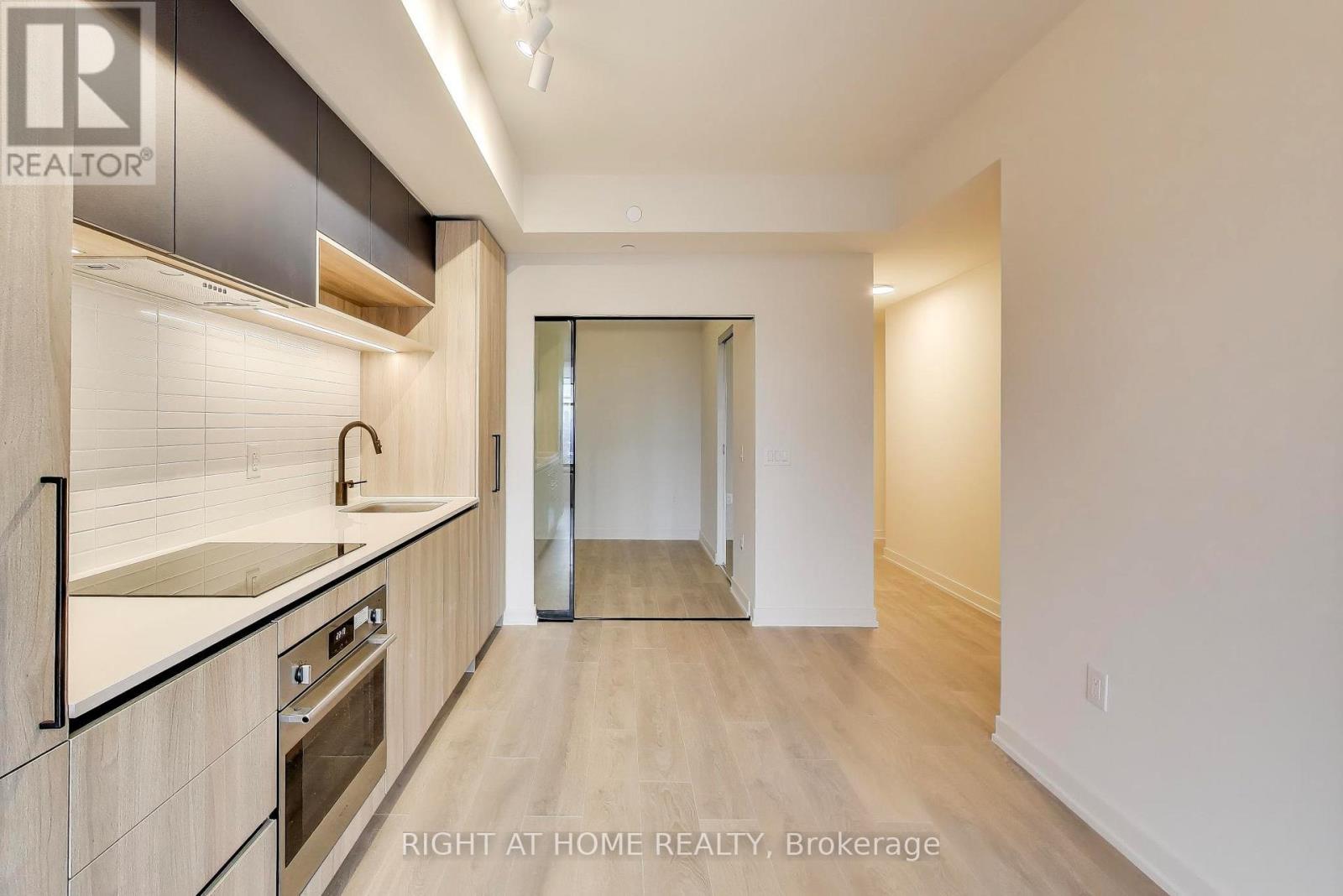 1421 - 181 Sterling Road, Toronto, Ontario  M6R 0B2 - Photo 9 - C12703408