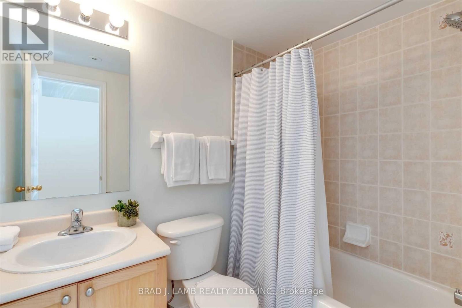 39 - 78 Carr Street, Toronto, Ontario  M5T 1B7 - Photo 13 - C12703414