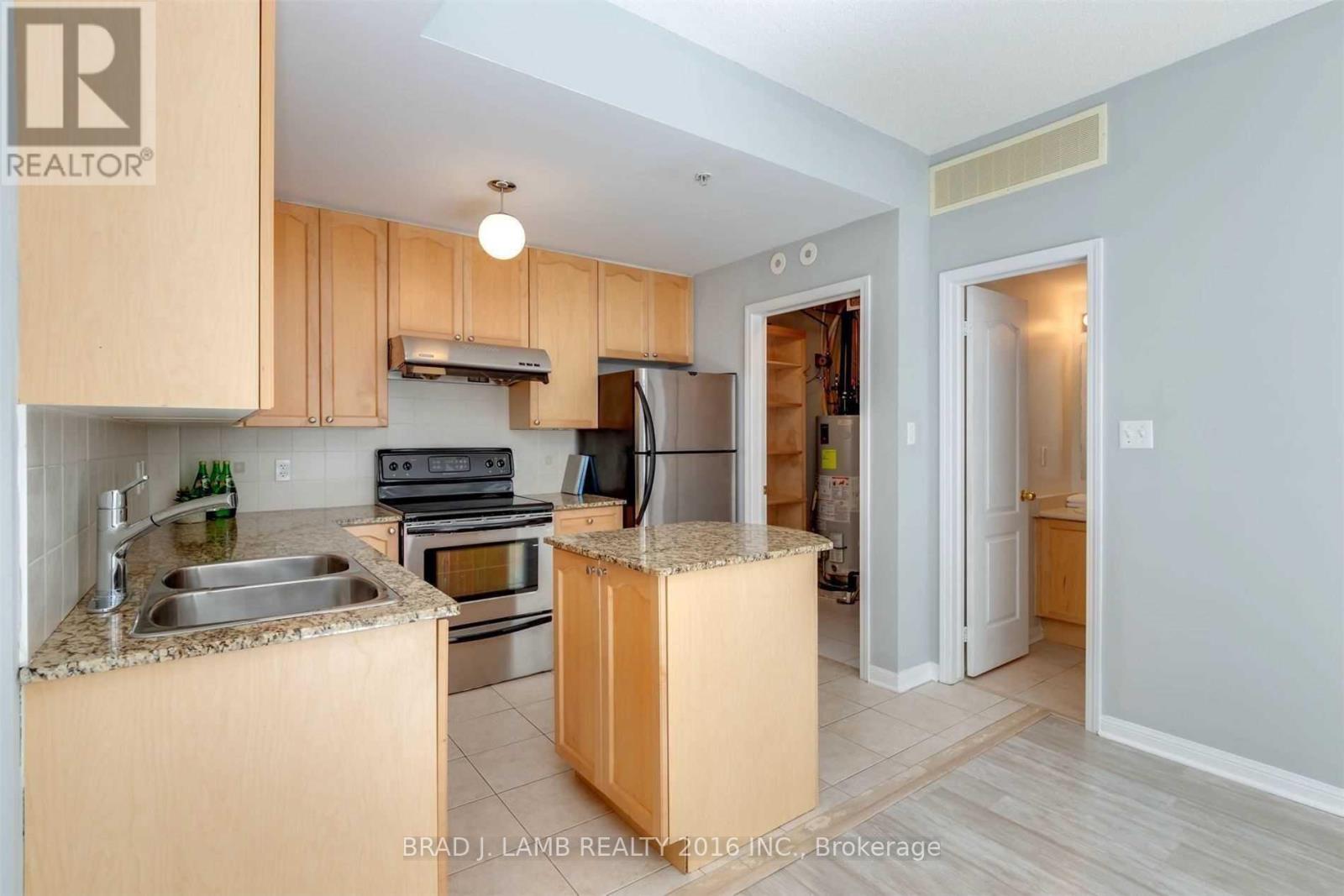 39 - 78 Carr Street, Toronto, Ontario  M5T 1B7 - Photo 4 - C12703414