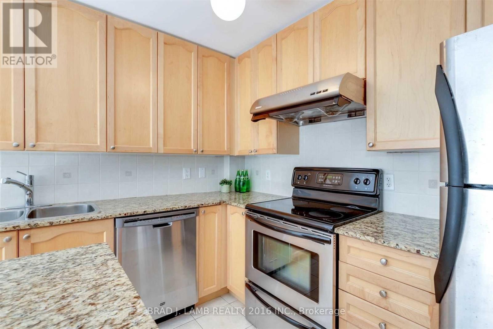 39 - 78 Carr Street, Toronto, Ontario  M5T 1B7 - Photo 8 - C12703414