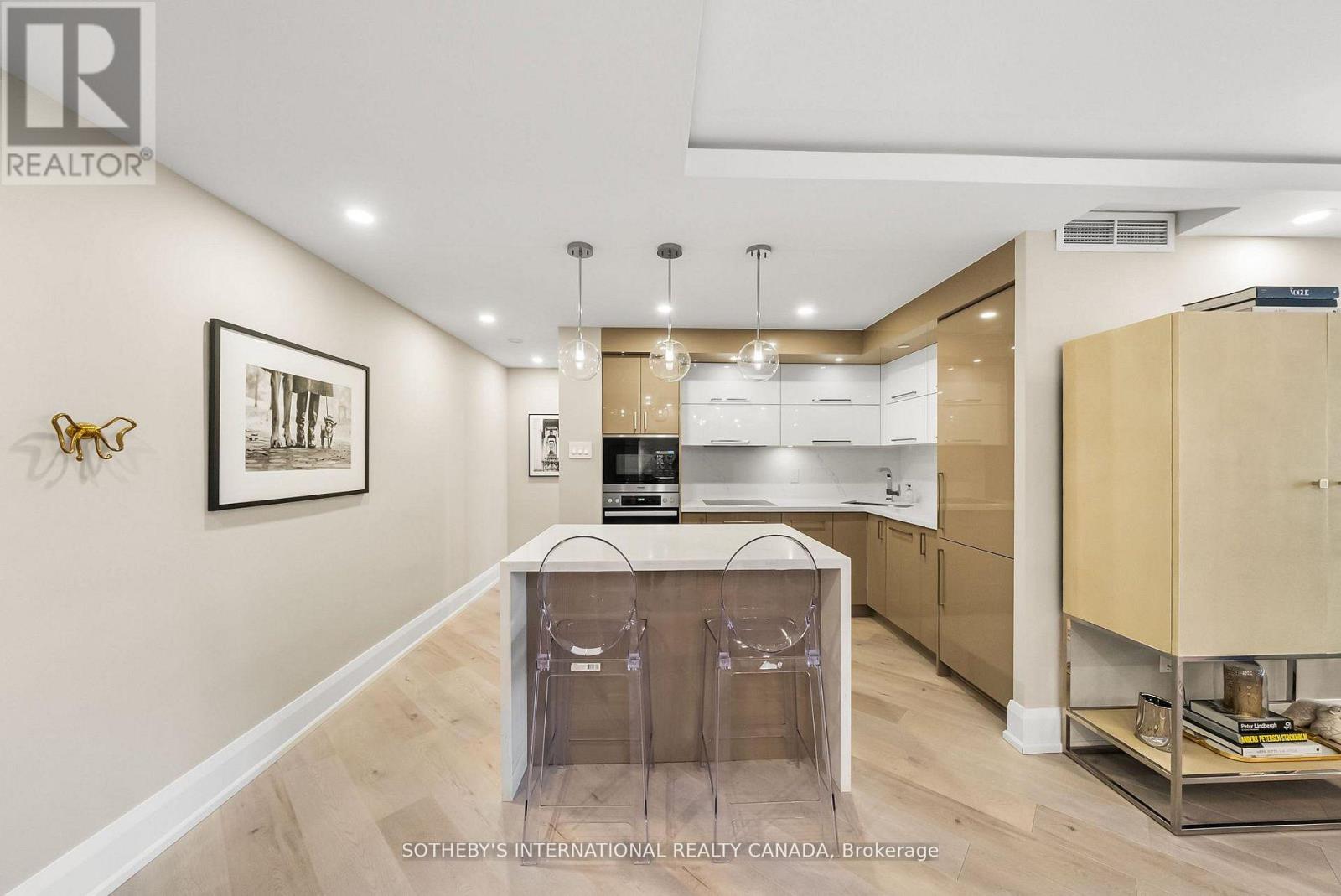 301 - 235 St Clair Avenue W, Toronto, Ontario  M4V 1R4 - Photo 6 - C12703442