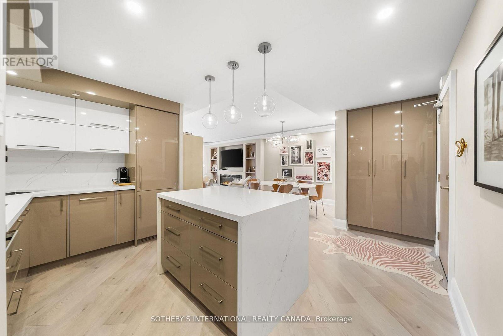 301 - 235 St Clair Avenue W, Toronto, Ontario  M4V 1R4 - Photo 9 - C12703442