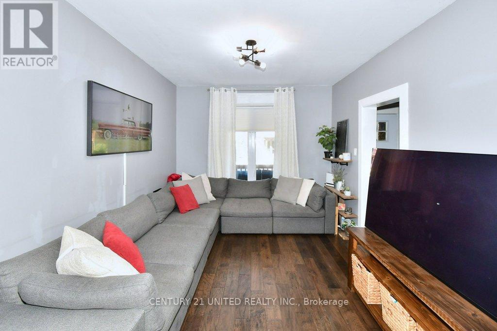 27 Park Street N, Peterborough, Ontario  K9J 3V3 - Photo 7 - X12440698
