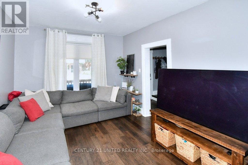 27 Park Street N, Peterborough, Ontario  K9J 3V3 - Photo 6 - X12440698