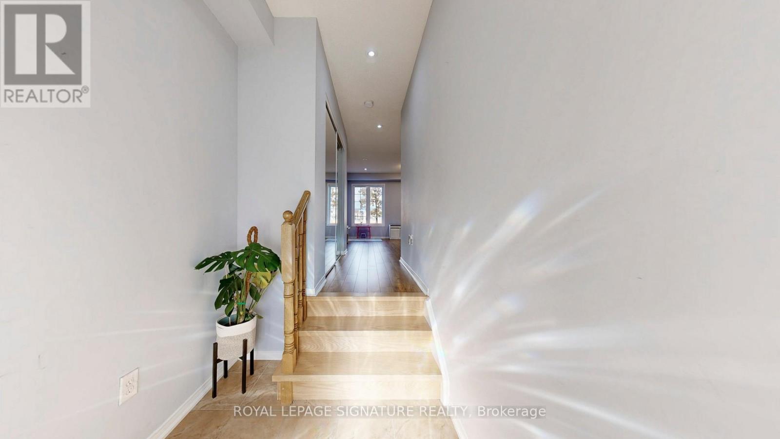 459 Rossland Road E, Ajax, Ontario  L1Z 0K8 - Photo 2 - E12703310