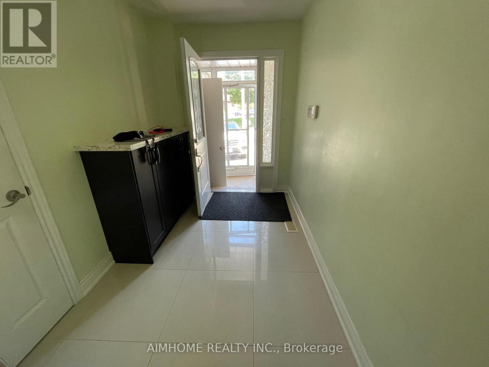 47 Hillfarm Drive, Toronto, Ontario  M1V 3C6 - Photo 2 - E12703384