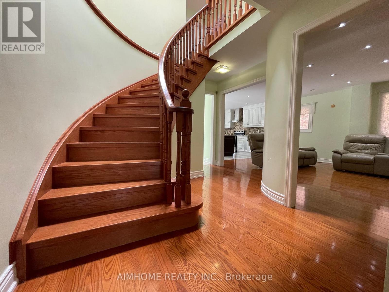 47 Hillfarm Drive, Toronto, Ontario  M1V 3C6 - Photo 3 - E12703384