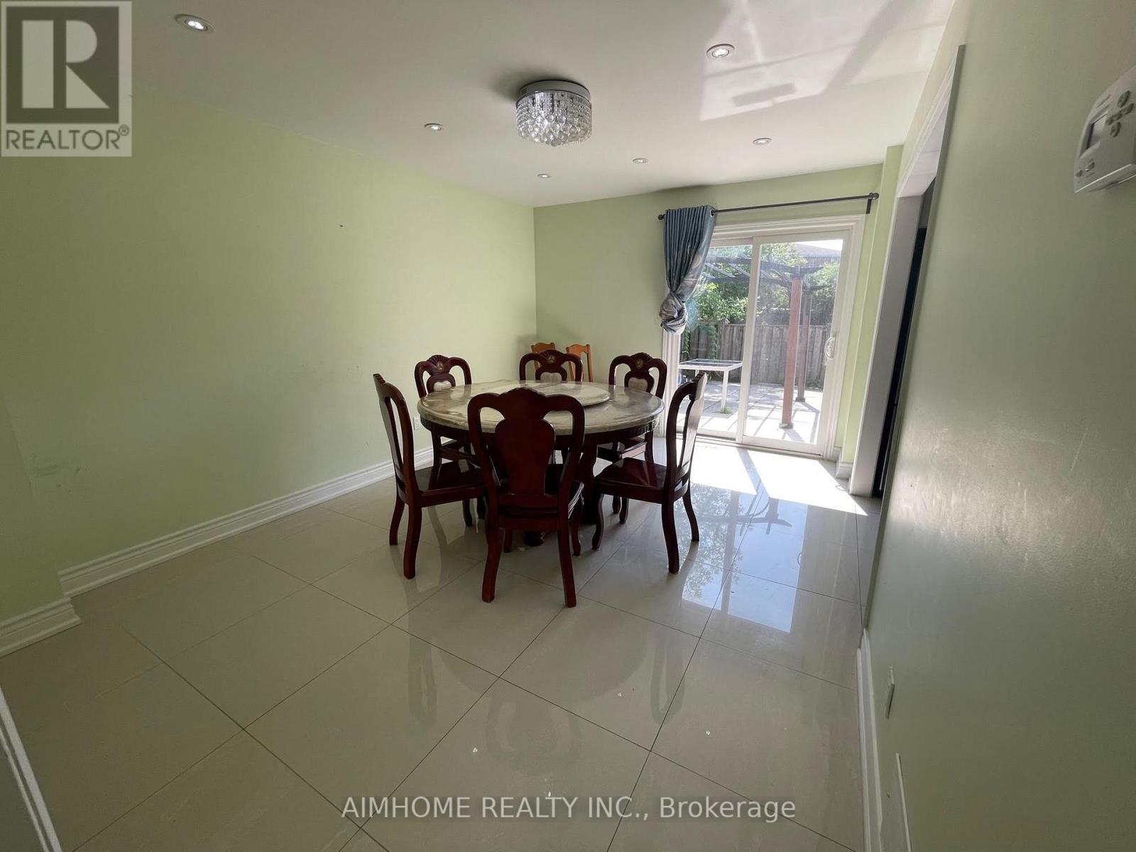 47 Hillfarm Drive, Toronto, Ontario  M1V 3C6 - Photo 8 - E12703384