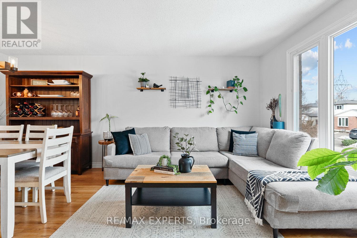 6 Longview Drive, Bradford West Gwillimbury (Bradford), Ontario  L3Z 2H1 - Photo 10 - N12703314