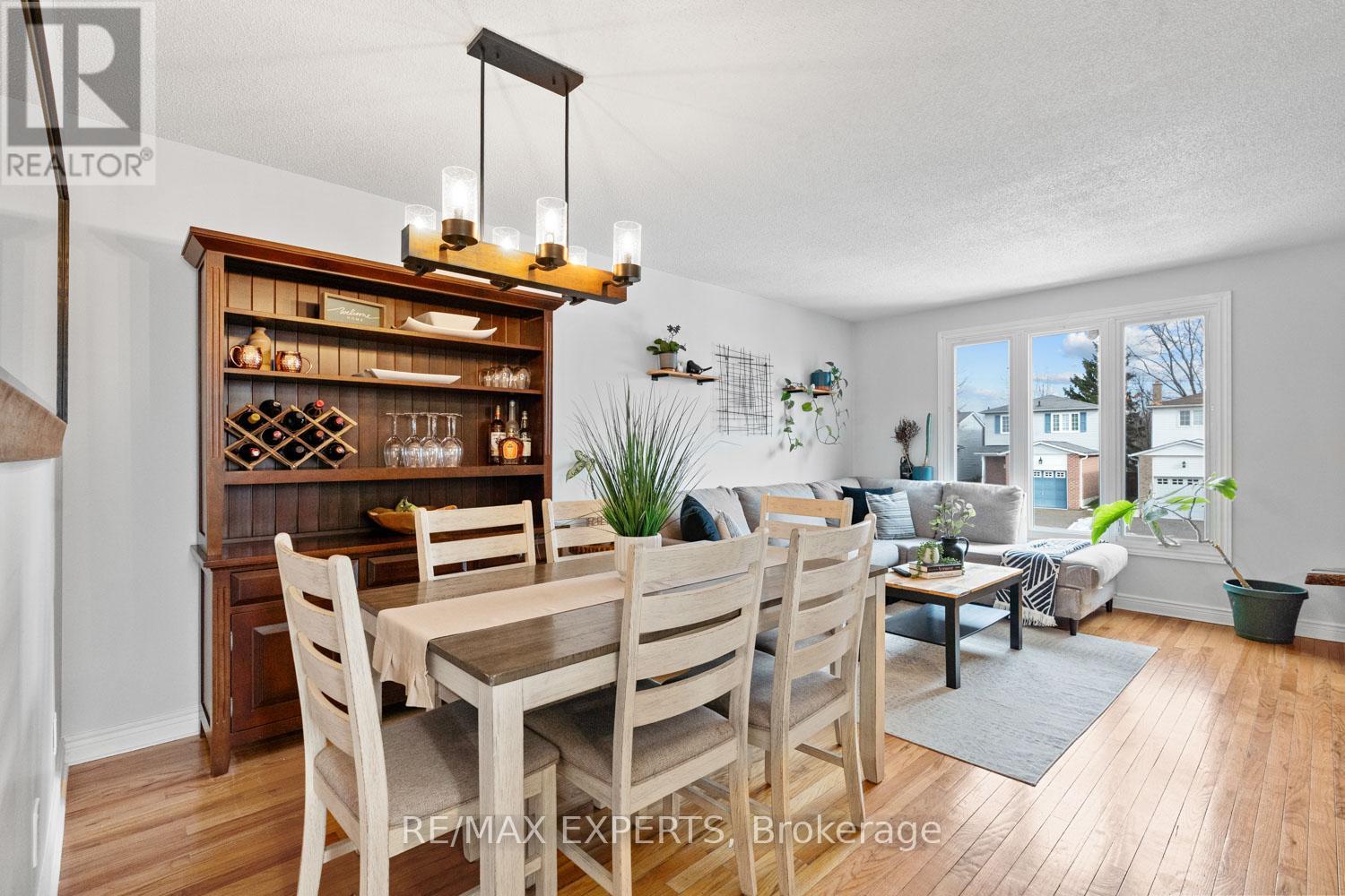 6 Longview Drive, Bradford West Gwillimbury (Bradford), Ontario  L3Z 2H1 - Photo 13 - N12703314