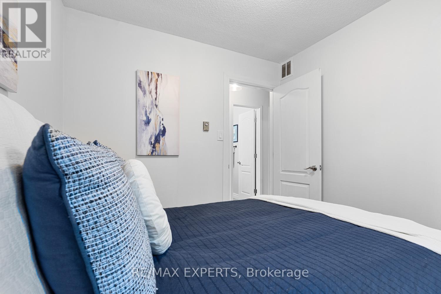 6 Longview Drive, Bradford West Gwillimbury (Bradford), Ontario  L3Z 2H1 - Photo 23 - N12703314