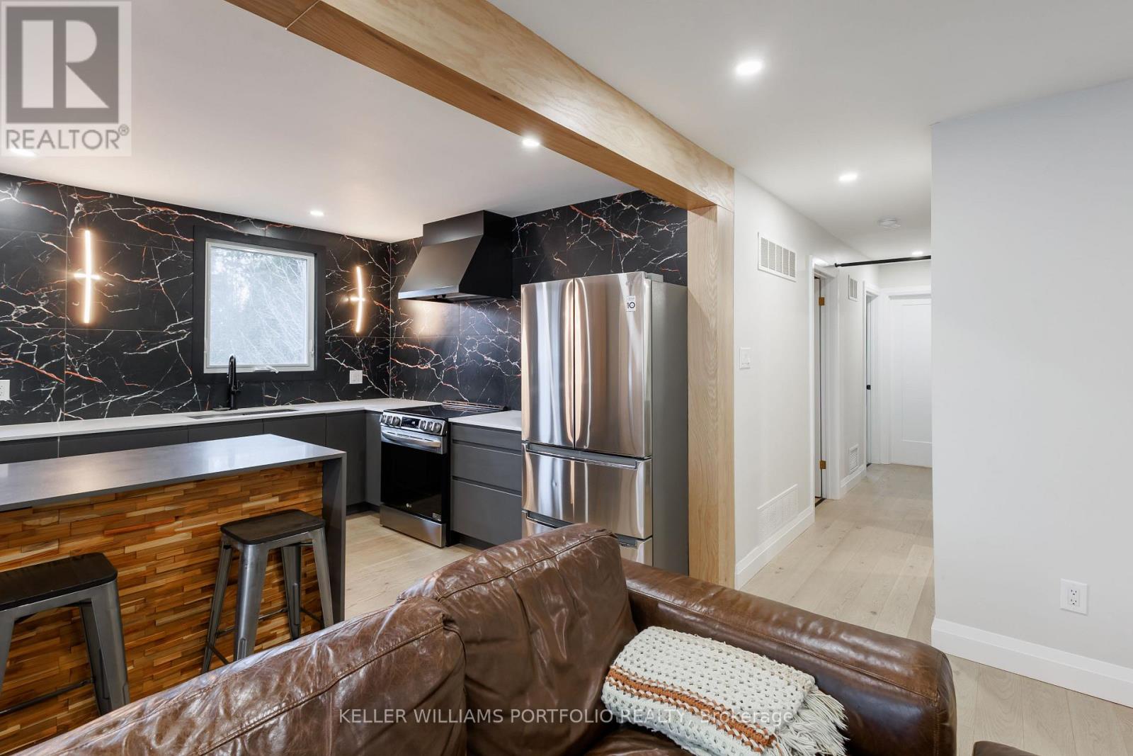 33 Cog Hill Drive, Vaughan, Ontario  L4K 1M6 - Photo 11 - N12703460