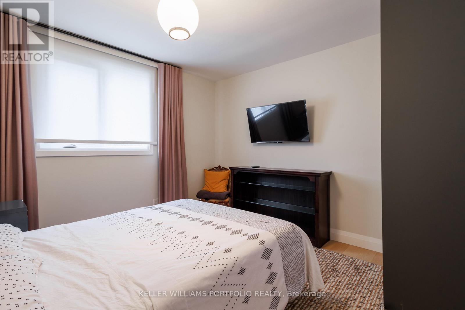 33 Cog Hill Drive, Vaughan, Ontario  L4K 1M6 - Photo 13 - N12703460