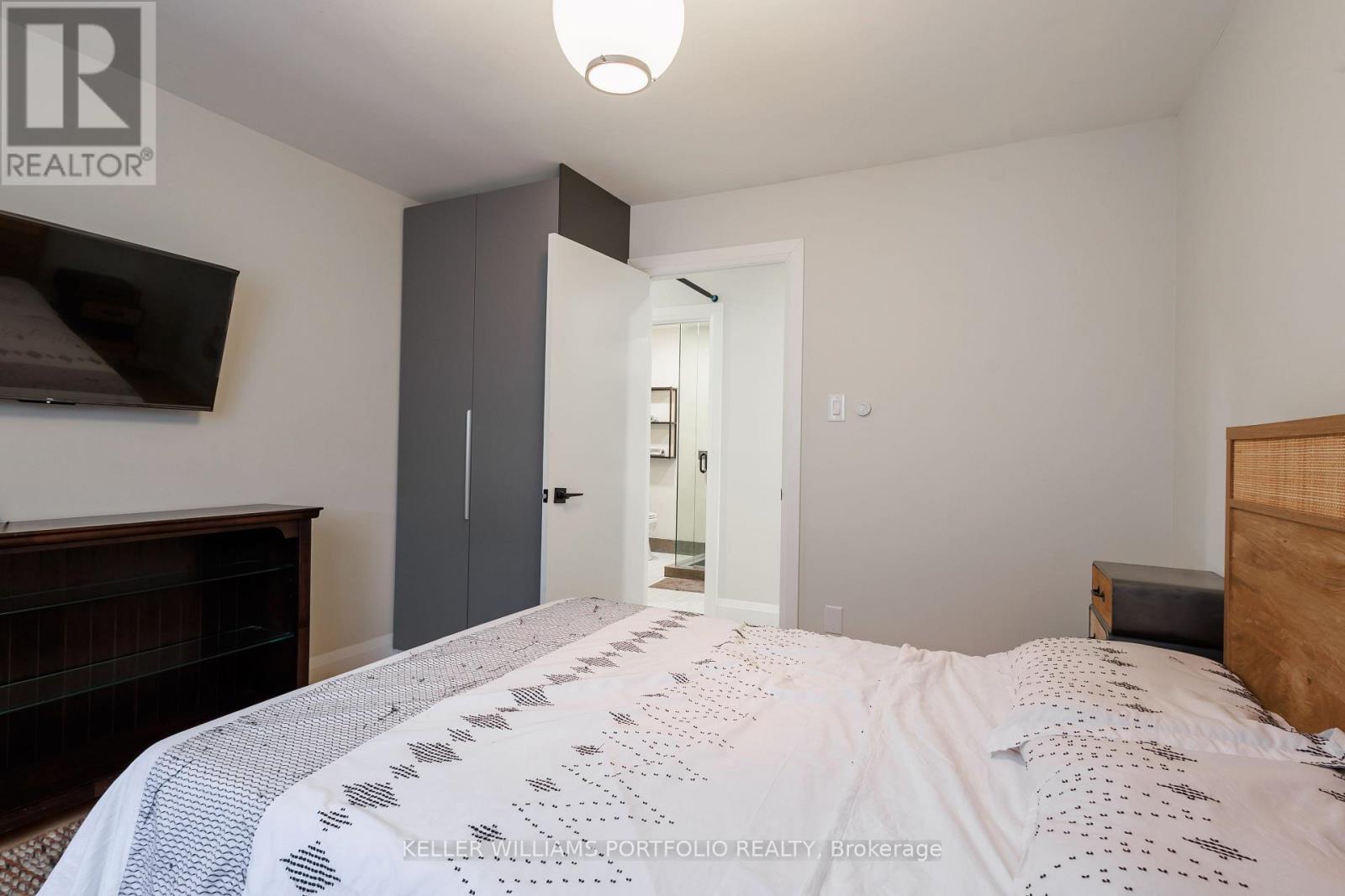 33 Cog Hill Drive, Vaughan, Ontario  L4K 1M6 - Photo 15 - N12703460