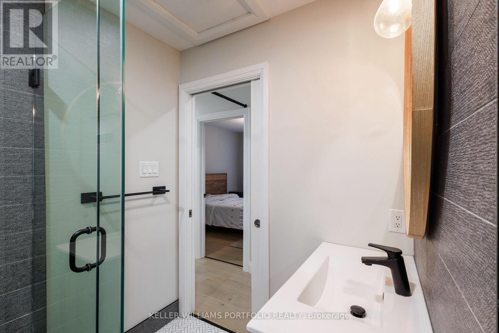 33 Cog Hill Drive, Vaughan, Ontario  L4K 1M6 - Photo 17 - N12703460