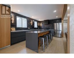 33 COG HILL DRIVE, Vaughan, Ontario