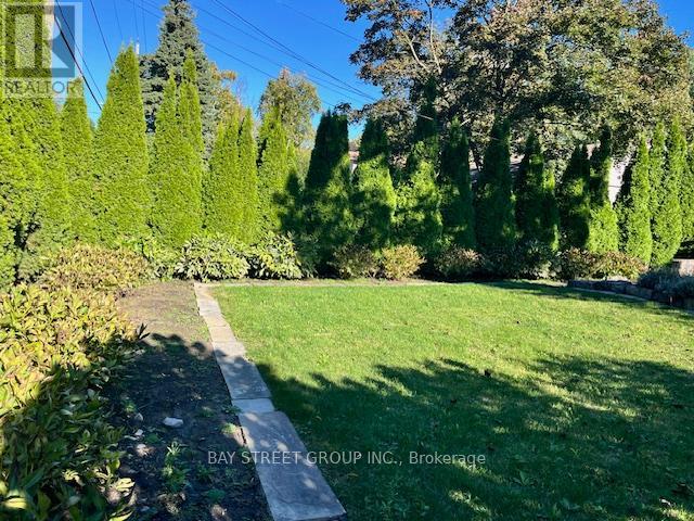 229 Church Street, Markham (Markham Village), Ontario  L3P 2M6 - Photo 4 - N12703478