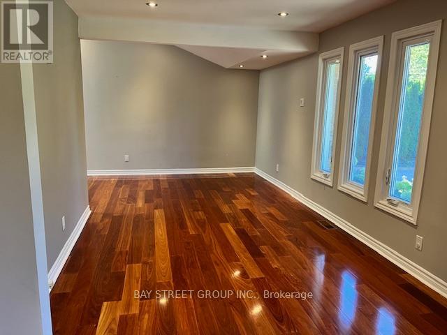 229 Church Street, Markham (Markham Village), Ontario  L3P 2M6 - Photo 7 - N12703478