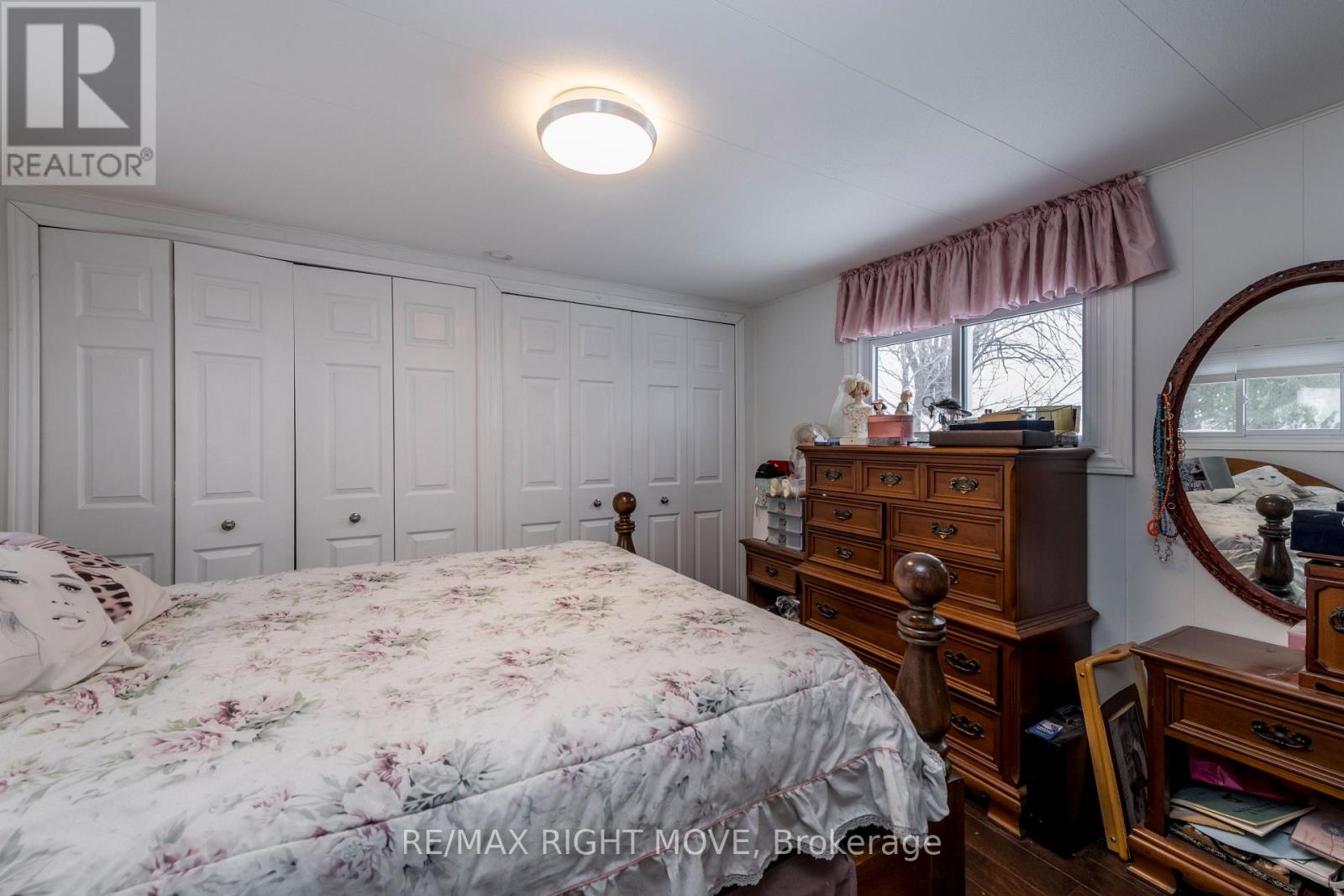 32 Cameron Drive, Oro-Medonte, Ontario  L0L 1T0 - Photo 10 - S12703380